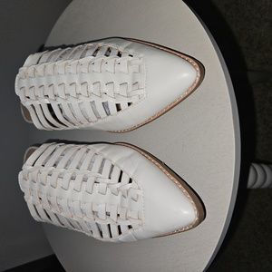 CREAM COLOR MULE SLIDES